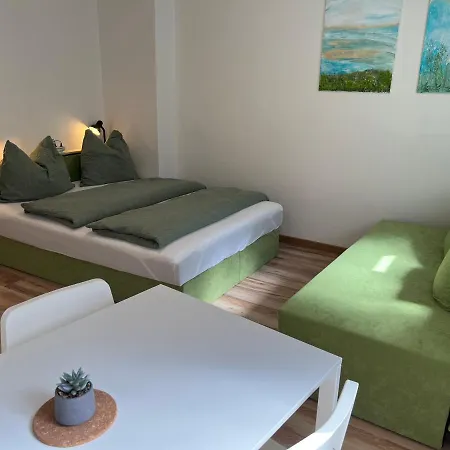 Bezbarierove Se Zahradkou Chrastava