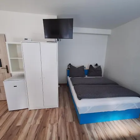 Bezbarierove Se Zahradkou