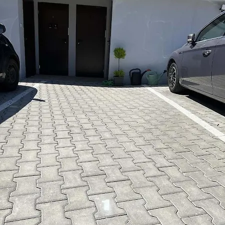 Bezbarierove Se Zahradkou Chrastava