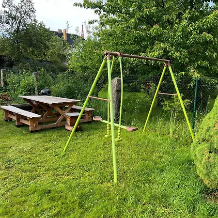 Bezbarierove Se Zahradkou Chrastava